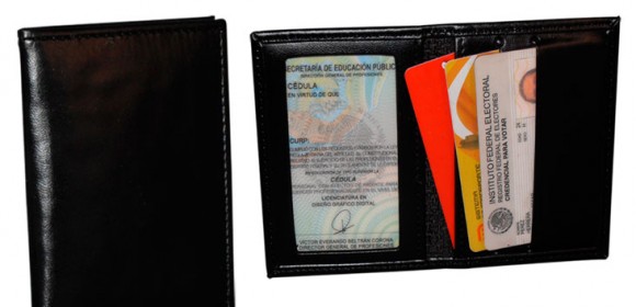 Porta credencial en curpiel